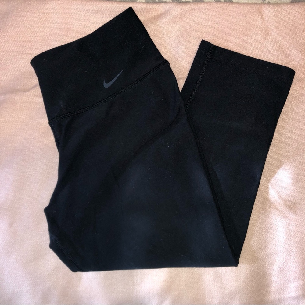 NIKE LEGEND 2.0 CROP PANT- Black Size Small